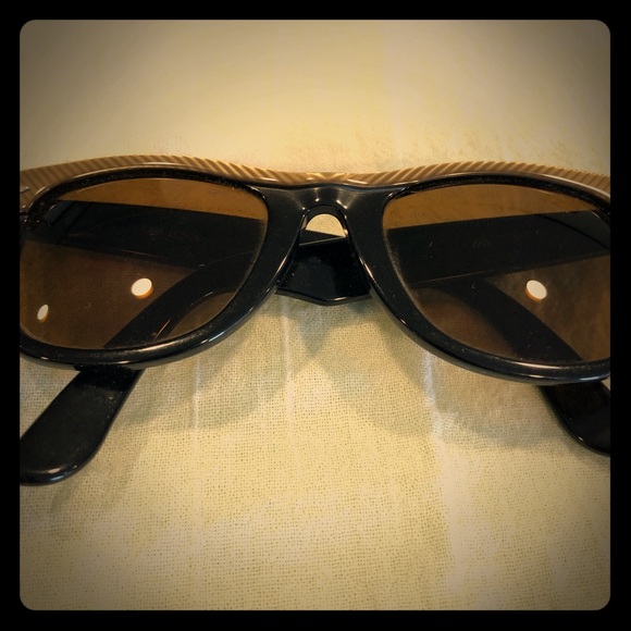 Ray ban sun glasses - Picture 1 of 3